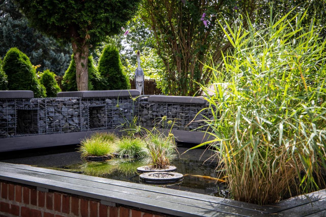 Unterschlupf Radeberg Mit Garten & Whirlpool Buitenkant foto