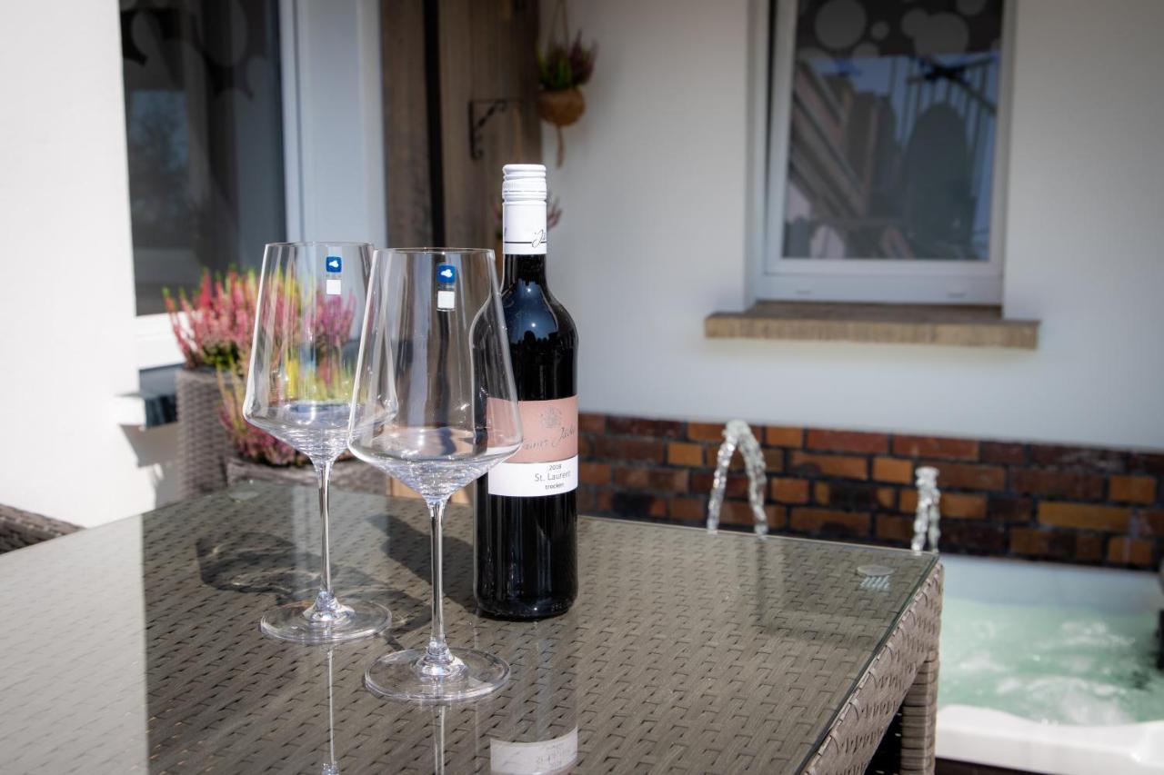 Unterschlupf Radeberg Mit Garten & Whirlpool Buitenkant foto